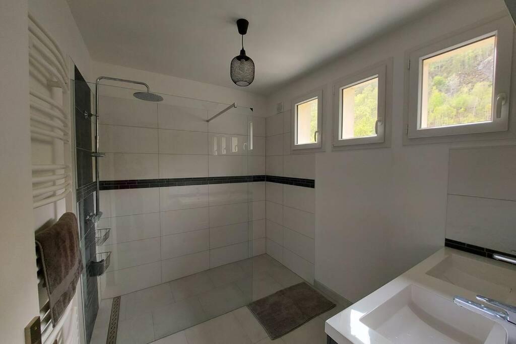 Gite En Bord De Meuse Montherme Ngoại thất bức ảnh